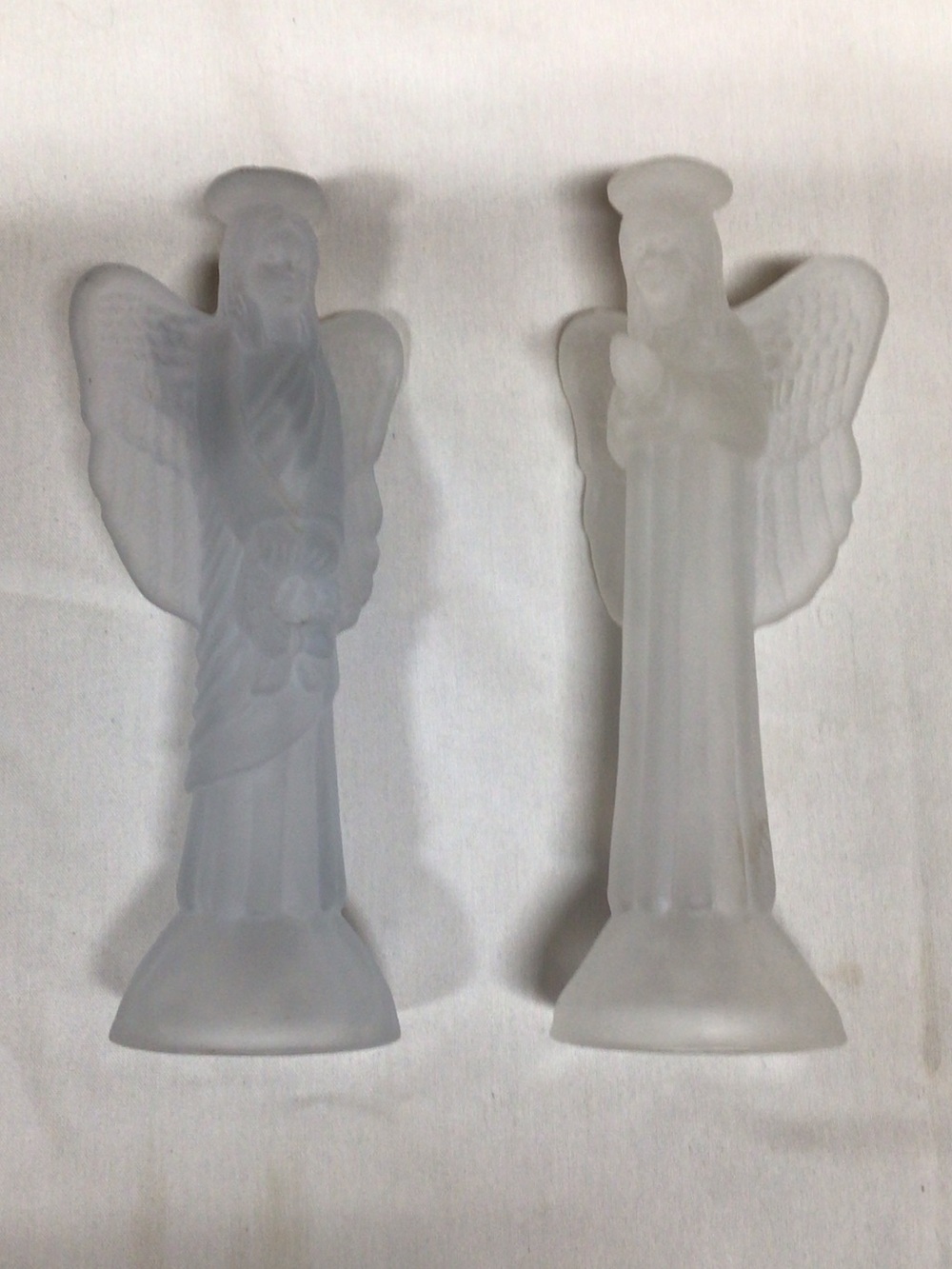 Source Unknown Frosted Glass Angel Pair - White